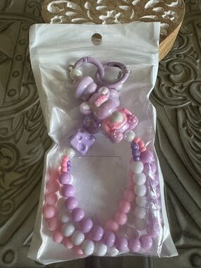 New cell phone chain